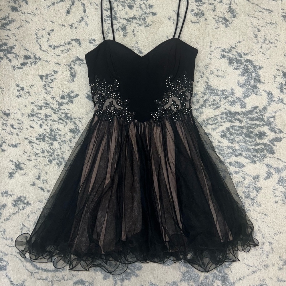 Elegant Black Kids Dress with Lace Details